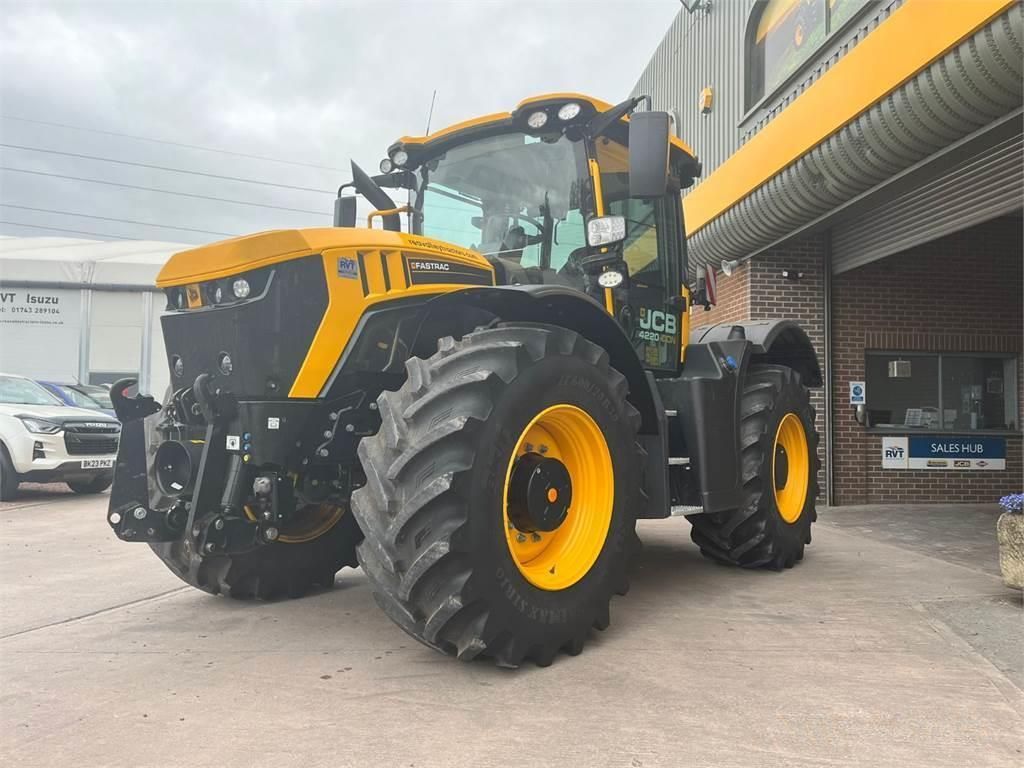 E-FARM: JCB 4220 - Tractor - id QCNUVUH - Year of construction: 2023 - Engine hours: 832,United Kingdom