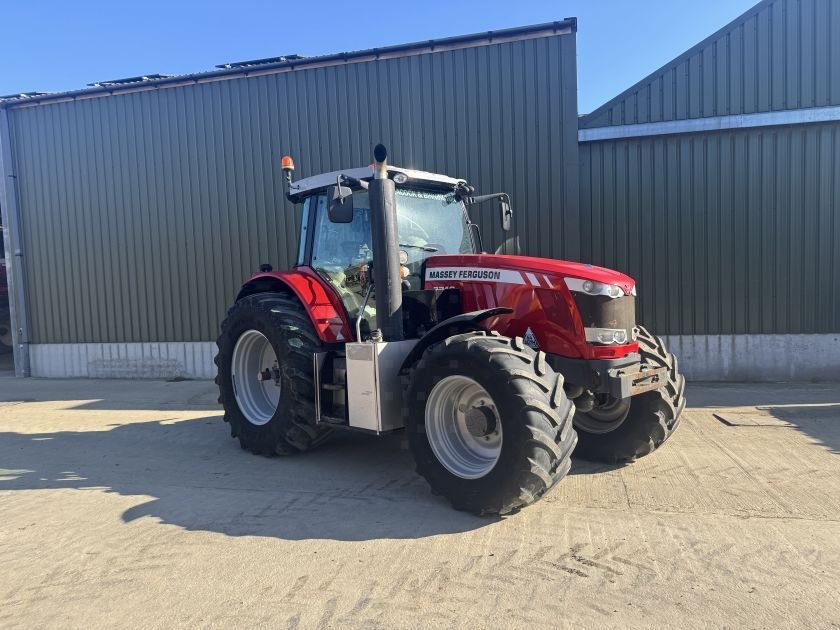 E-FARM: Massey Ferguson 7716 - Traktor - id QCVWIS2 - 50.295 € - Baujahr: 2017 - Abgelesene Motorstunden: 5.293,Vereinigtes Königreich