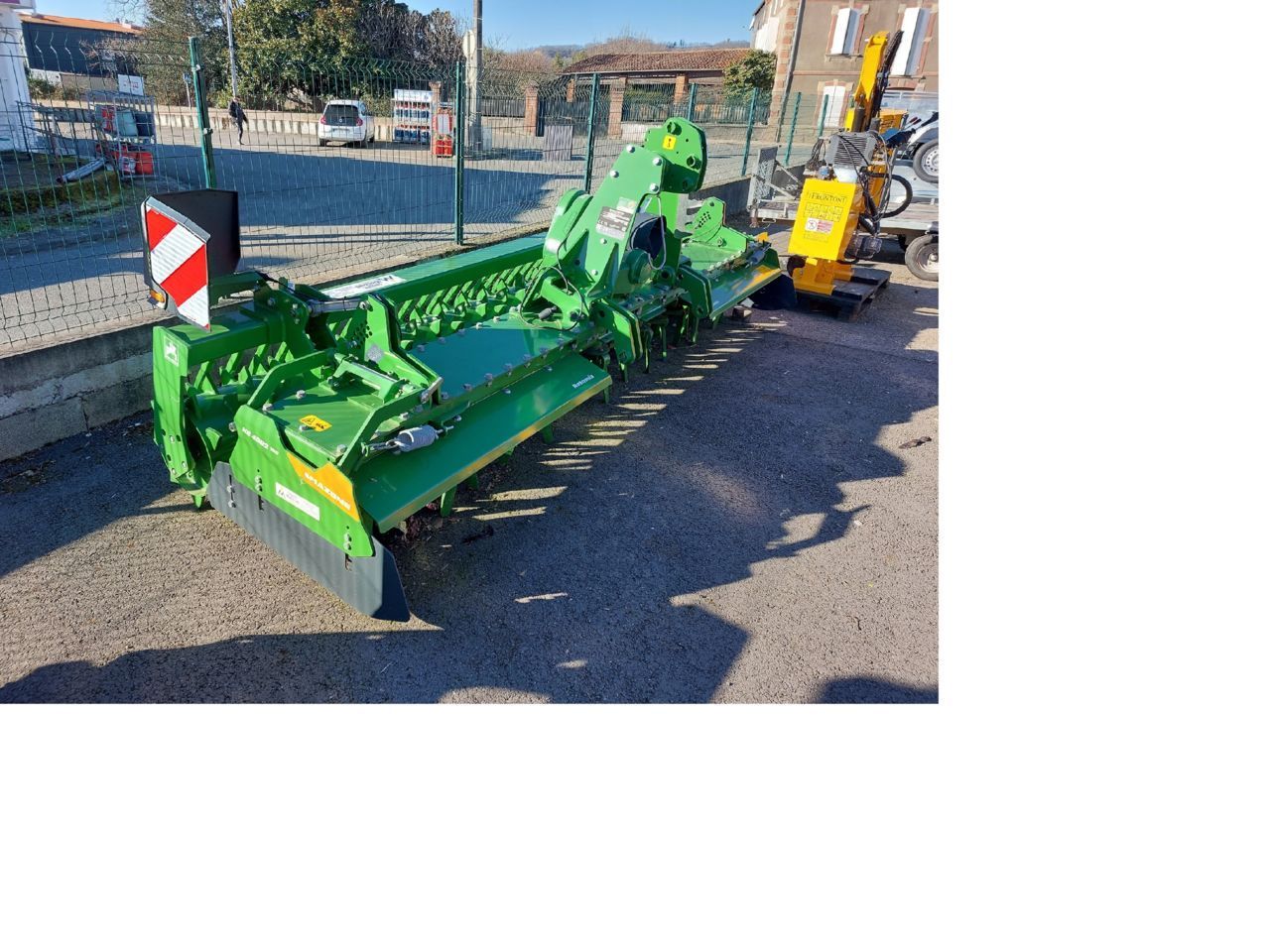 E-FARM: Amazone KE 4002-190 - Herse rotative - id PLM8ZPU - 22 500 € - Année: 2023 - France
