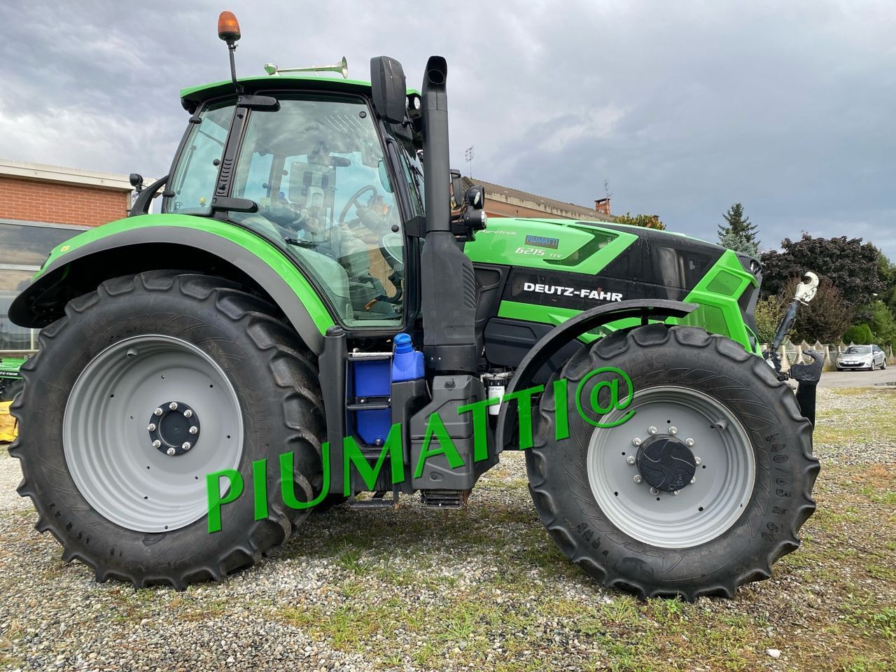 Deutz-Fahr AgroTron 6215 TTV Tractor
