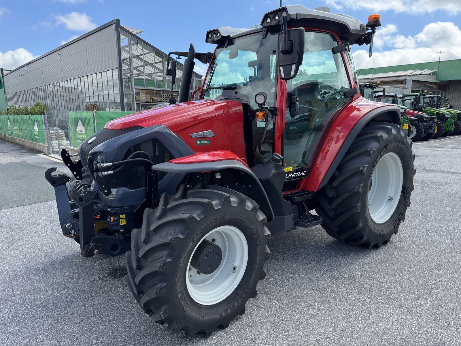 E-FARM: Lindner Lintrac 100 - Τρακτέρ - id L4R44UP - 99.917 € - Χρονία: 2022 - Μετρητής ωρών: 1,Ισχύς κινητήρα: 117,Αυστρία
