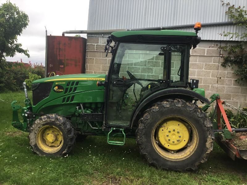 E-FARM: John Deere 5075 E - Traktor - id XJPKKUP - 43 000 € - Rok produkcji: 2022 - Motogodziny: 200,Moc silnika: 75,Francja