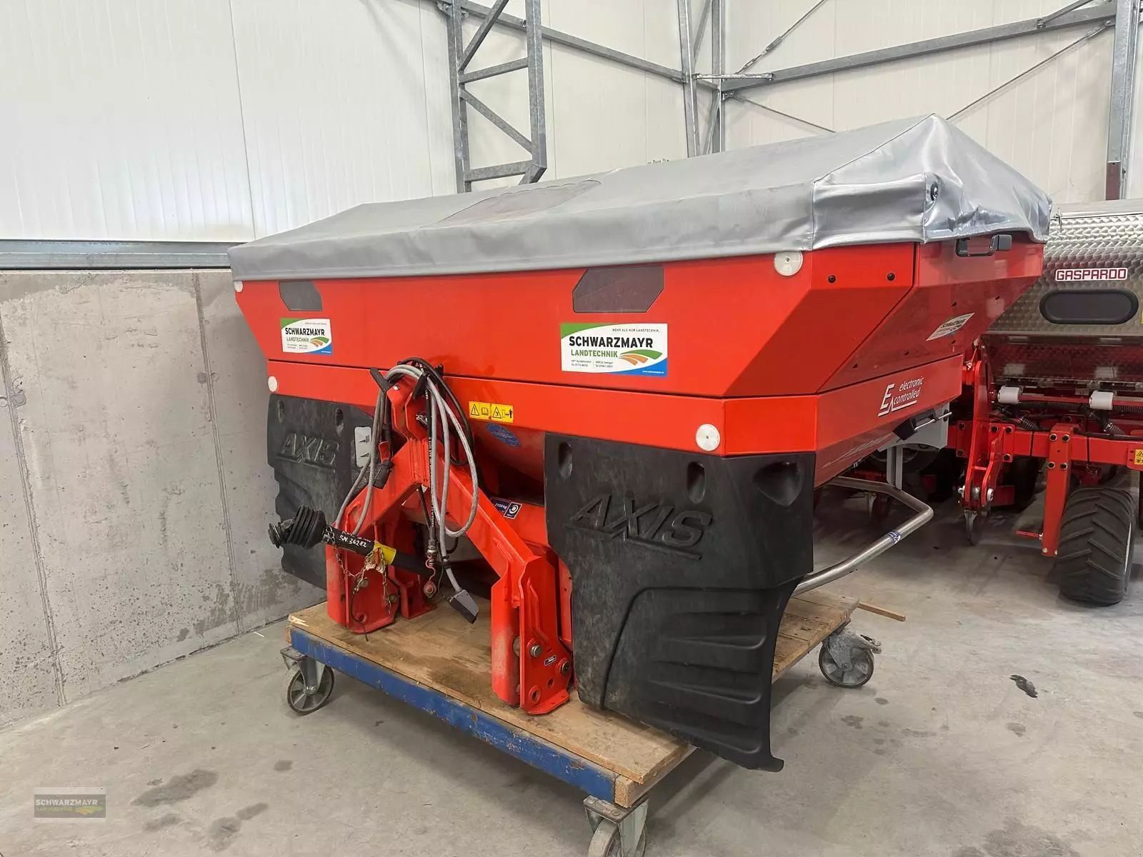E-FARM: Rauch axis 20.1 w - Rozmetadlo hnojiv - id TKXZGEX - 10 425 € - Rok výroby: 2013 - Rakousko