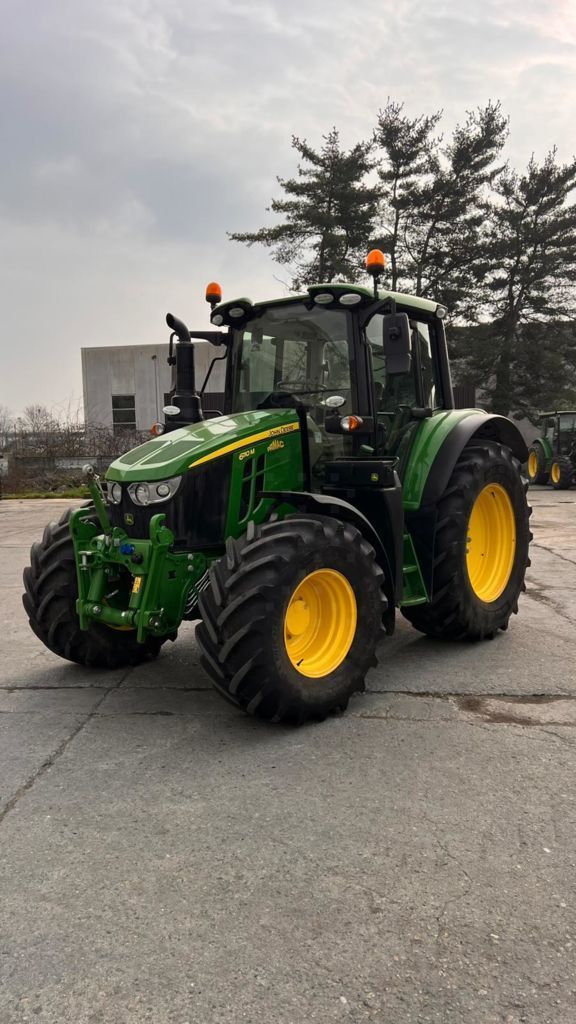 John Deere 6110 M Traktor 92 000 EUR
