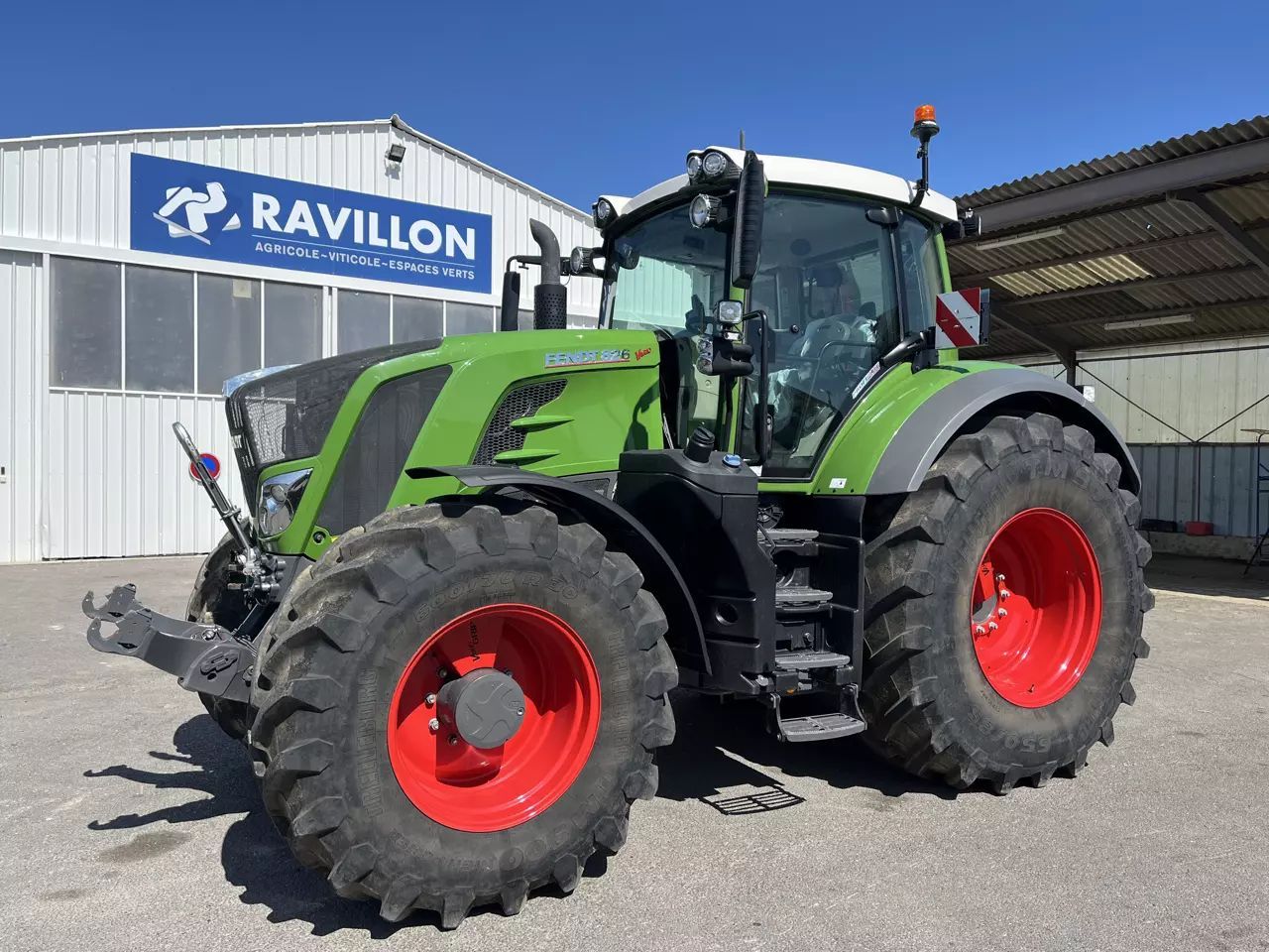 Fendt 826 Vario Profi Plus Tractor