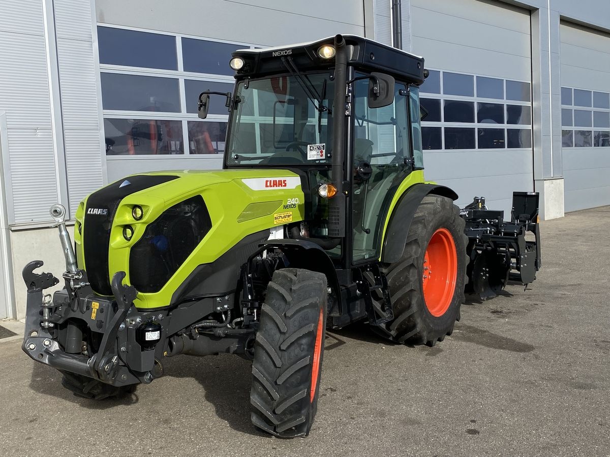 Claas Nexos 240 VL tractor €74,900