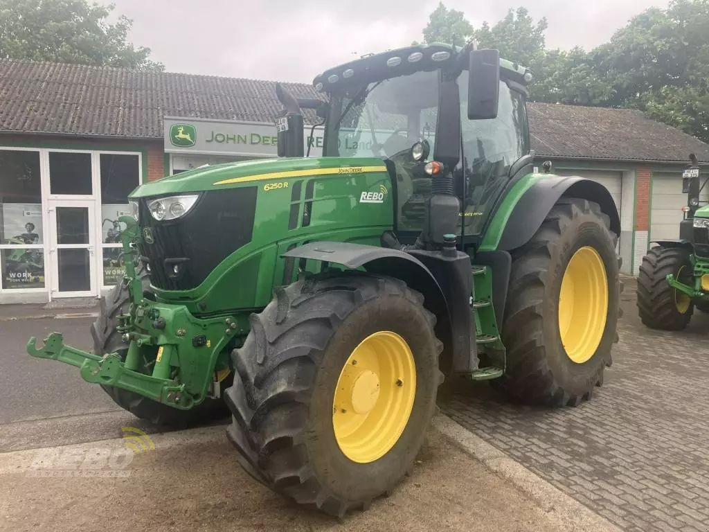 John Deere 6250 R Tractor €114,000