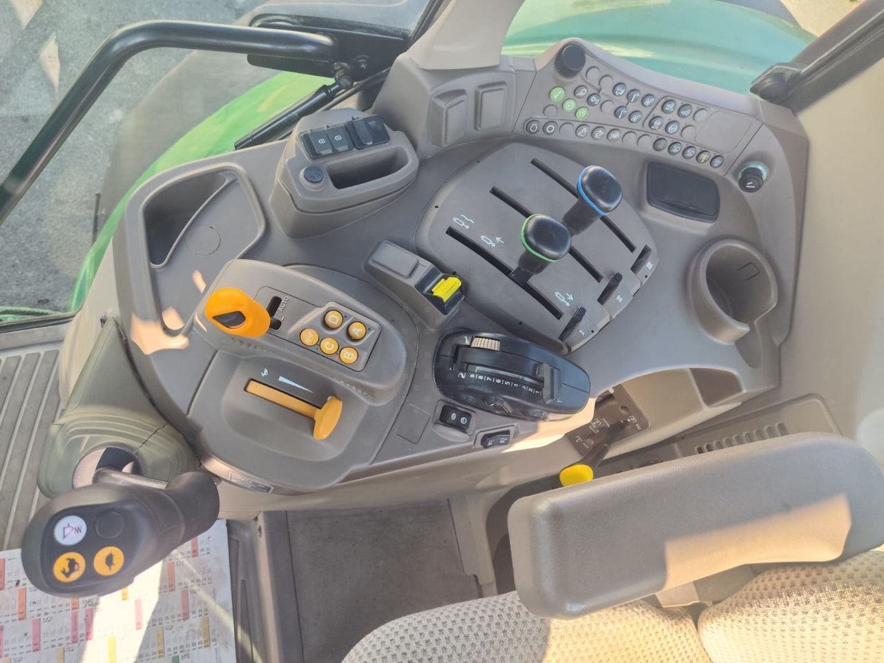 John Deere 6110 M Traktor 68 000 EUR