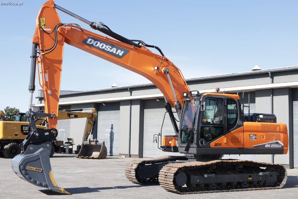 Doosan dx 225 lc-7 Crawler excavator €122,500