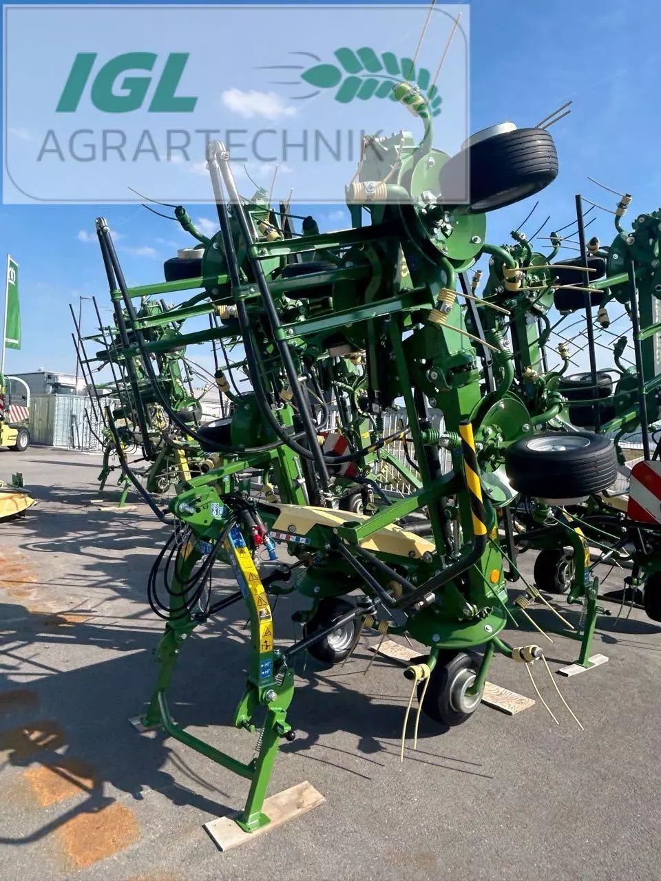 E-FARM: Krone Vendro 820 - Tedder - id USVCKUC - 15.294 € - Año: 2024 - Alemania