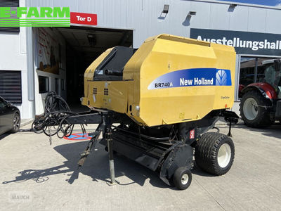 E-FARM: New Holland BR740 - Baler - id 84QFXGG - €15,044 - Year of construction: 2006