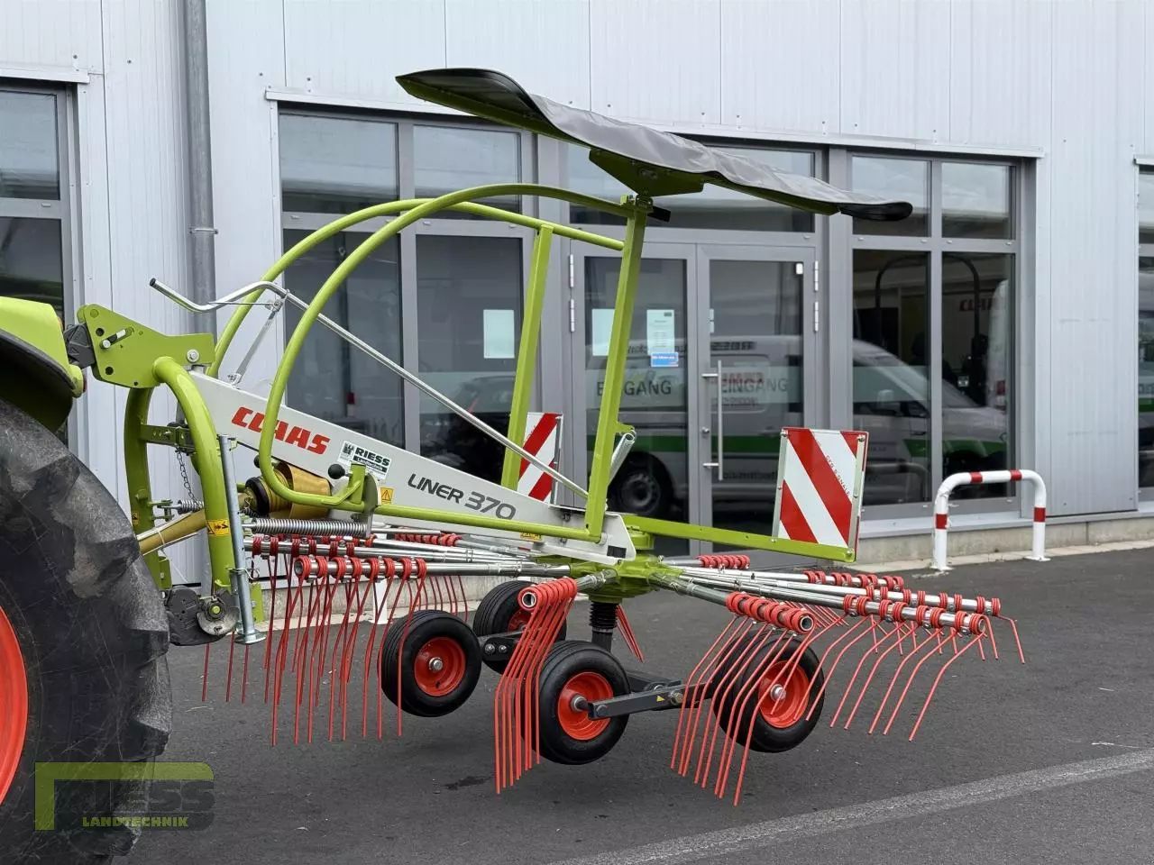E-FARM: Claas Liner 370 Tandem - Rake - id 3K7GHYQ - €7,380 - Year of construction: 2025 - Germany
