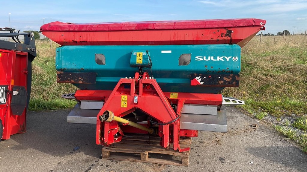 Sulky-Burel x 40 fertiliserspreaders €9,000