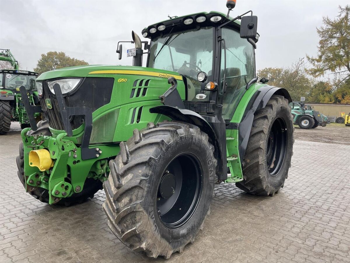E-FARM: John Deere 6150 R - Traktor - id DBAABH1 - 63.751 € - Baujahr: 2013 - Abgelesene Motorstunden: 8.500,Motorleistung (PS): 150,Deutschland
