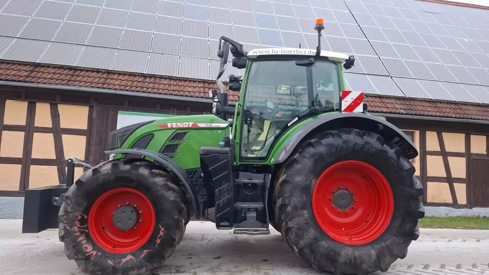 Fendt 718 Vario Profi Plus Tractor €119,000
