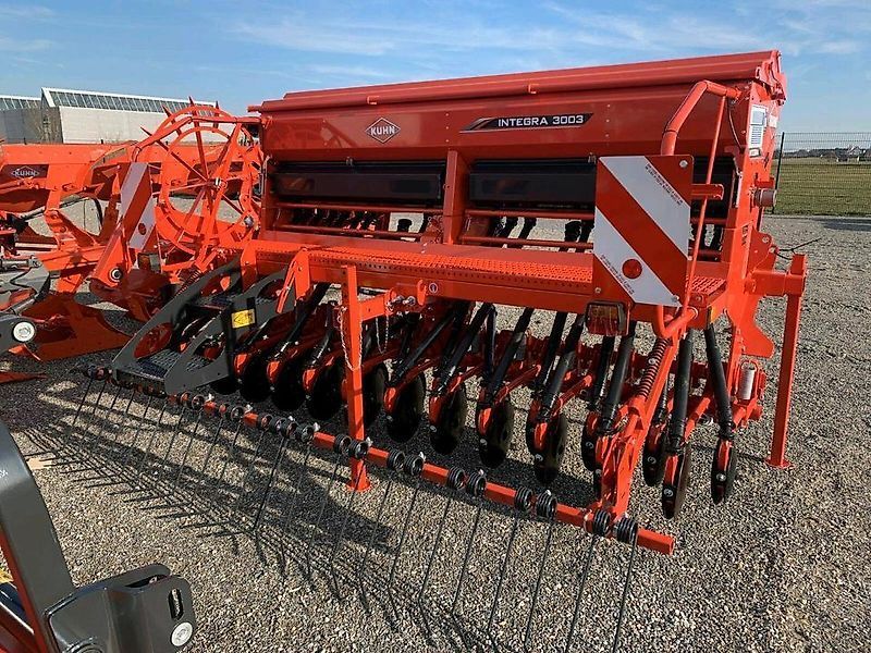E-FARM: Kuhn integra sämaschine 3003-24ds + 300l aufsatz *neu* aktion - Drillmaschine - id 3GYCFSR - 17.791 € - Deutschland