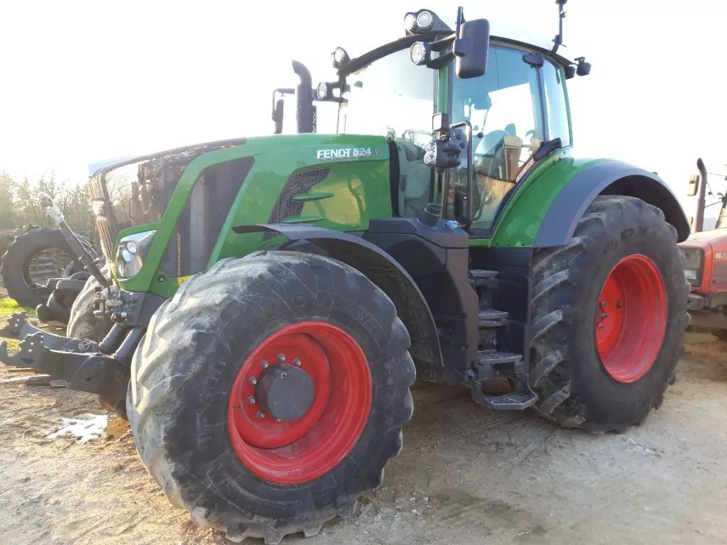 E-FARM: Fendt 824 Vario - Tractor - id ZID2T1E - 128.000 € - Año: 2017 - Horas: 4233,Potencia del motor: 240,Francia