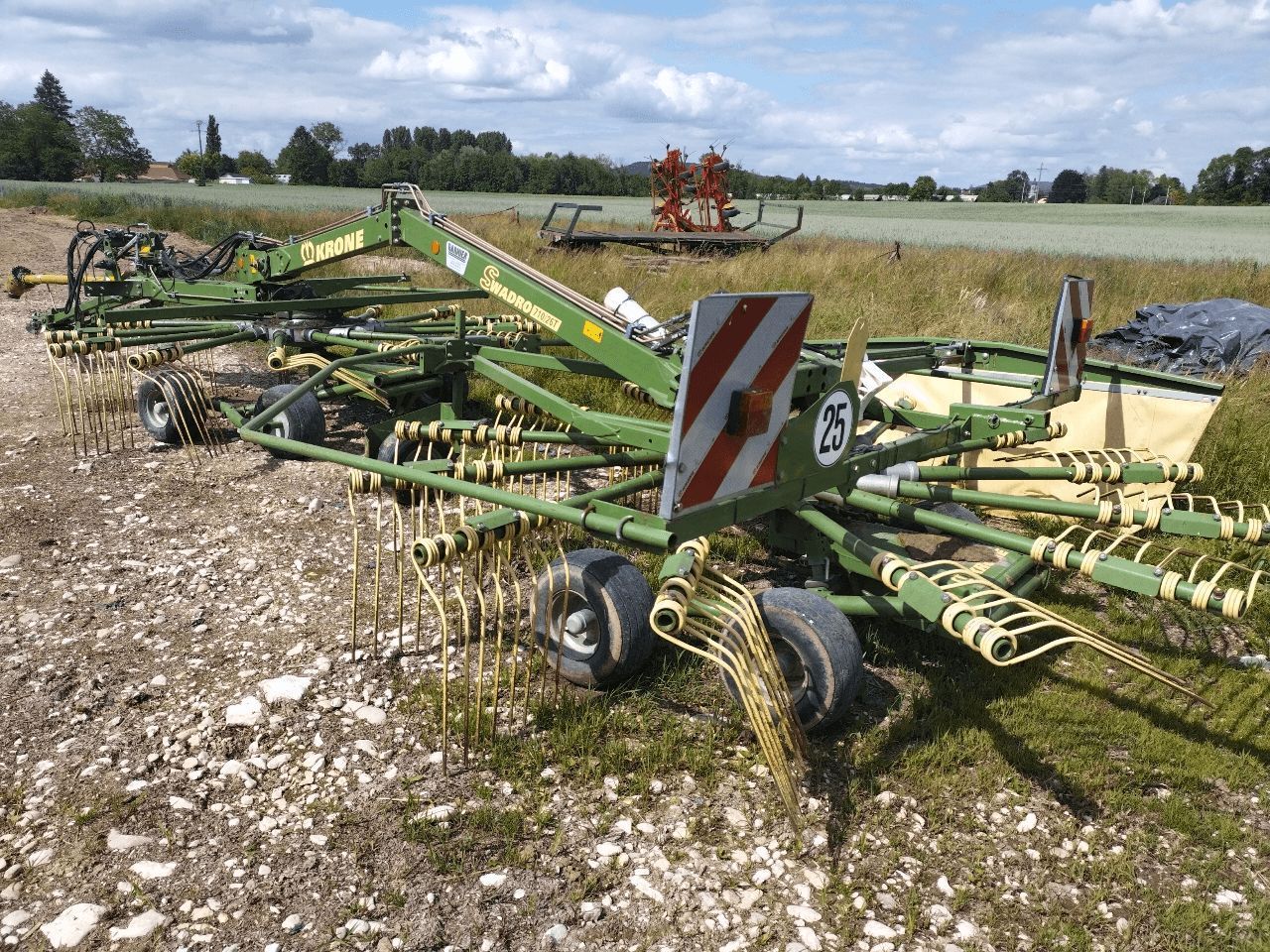 E-FARM: Krone Swadro 710/26 T - Tedder - id Q9KSGFZ - 5 800 € - Rok výroby: 2012 - Francie