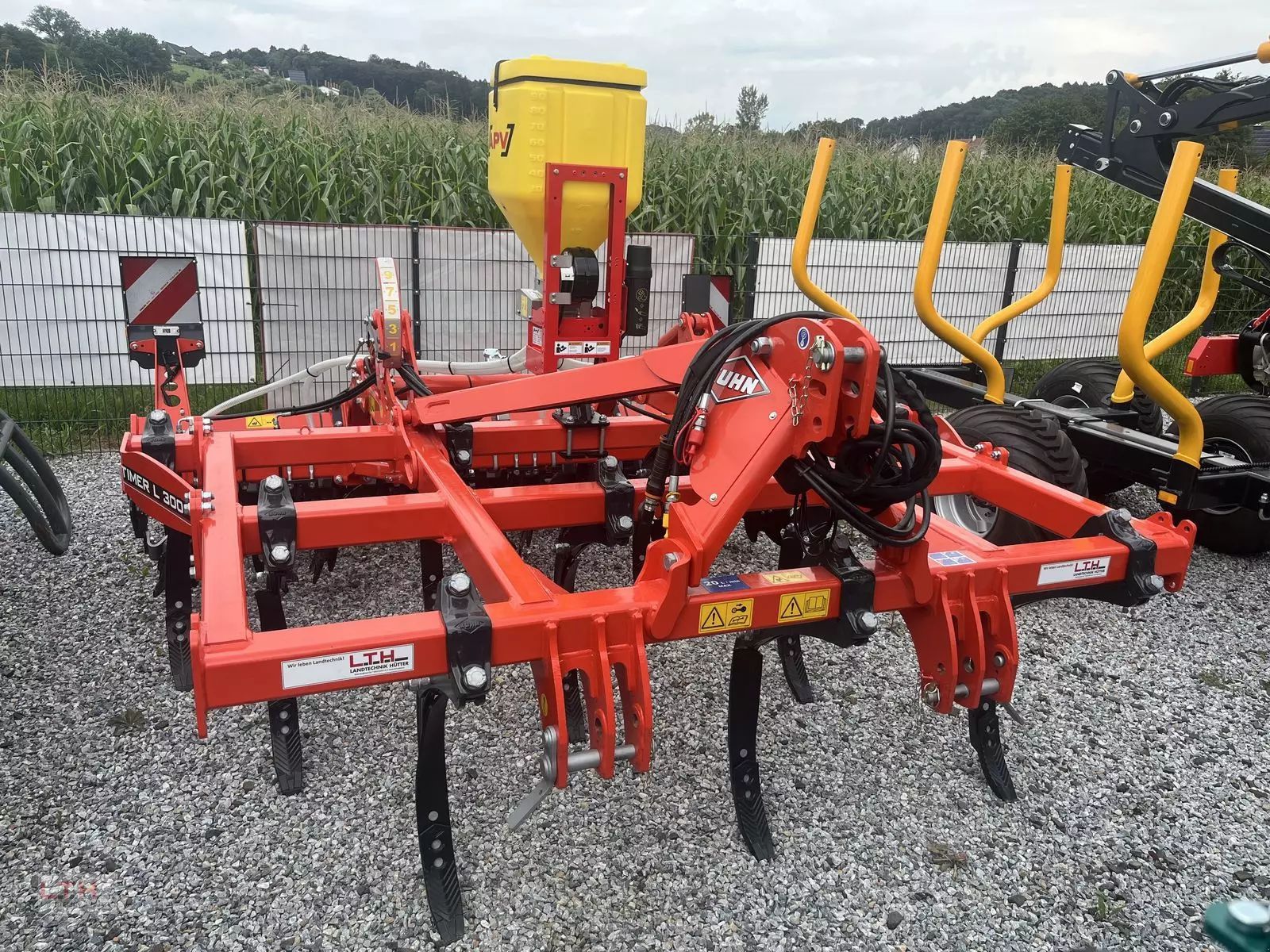 E-FARM: Kuhn Cultimer 300 - Kultywator - id XFZFDAP - 13 325 € - Rok produkcji: 2025 - Austria