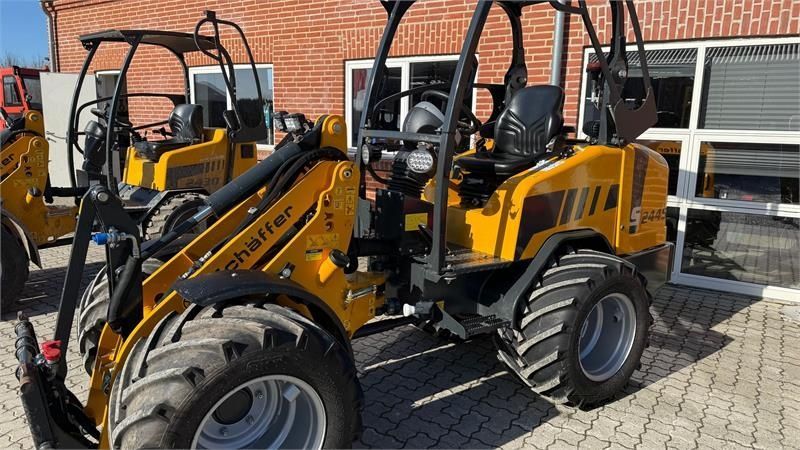 Schäffer 2445 S Mini rakodó 42 150 EUR