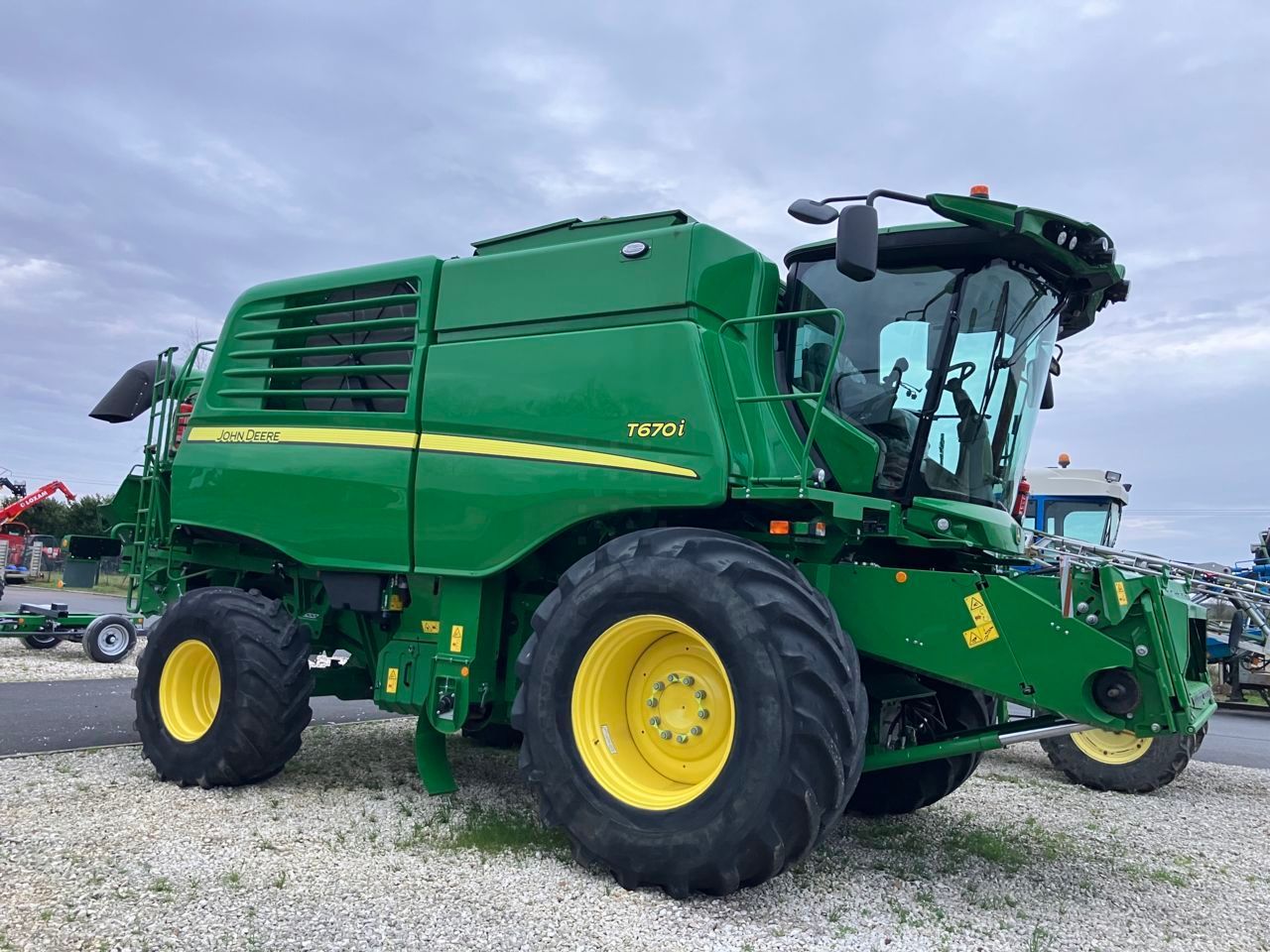 John Deere T 670 Combine harvester €270,000