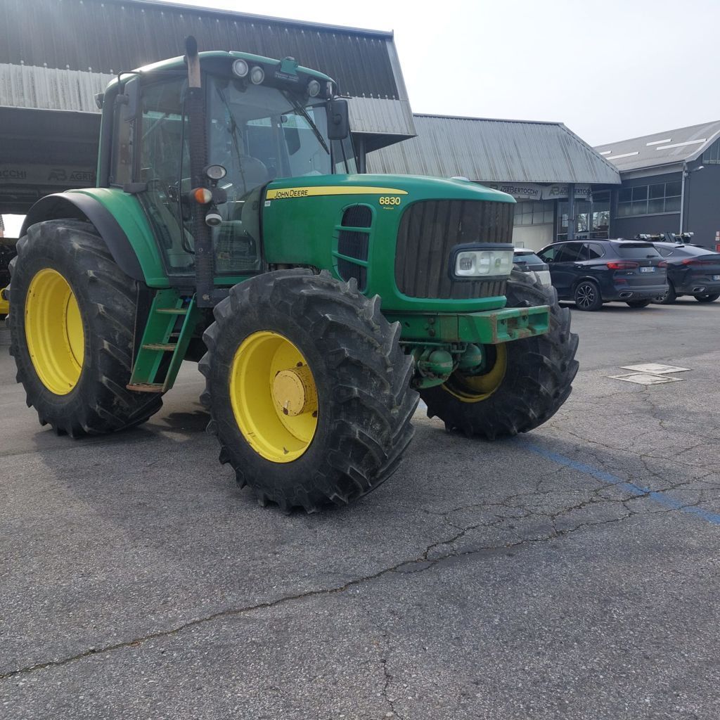 John Deere 6830 Premium Tractor €40,000