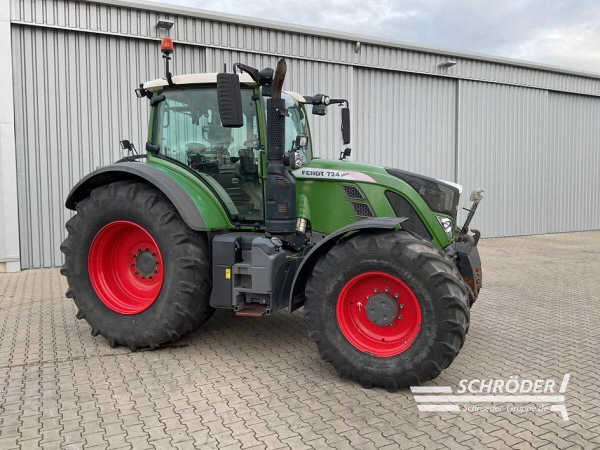 Fendt 724 Vario ProfiPlus Tractor €108,885
