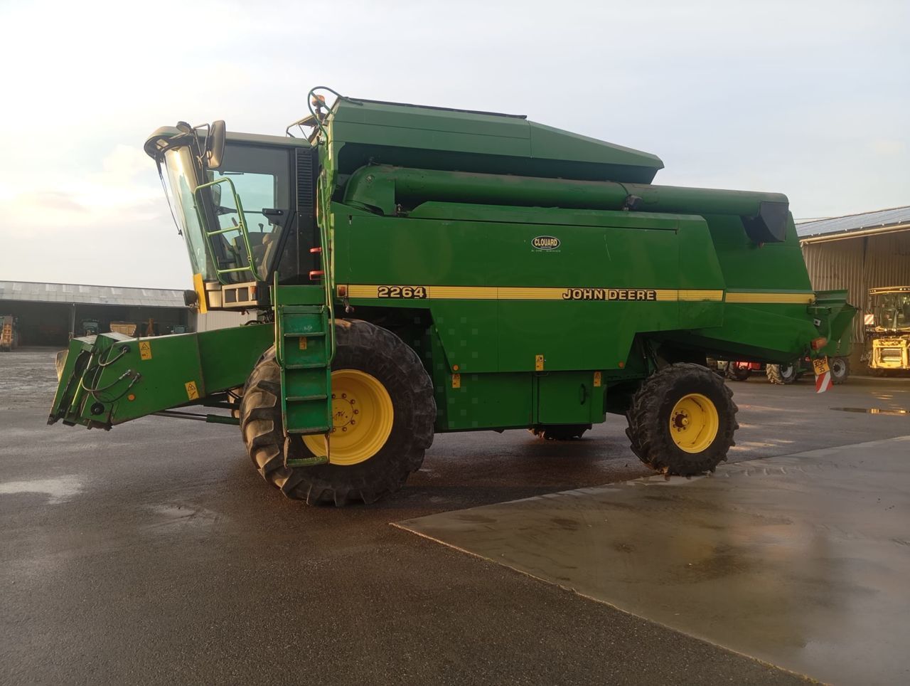 John Deere 2264 Kombajn zbożowy 39 000 €
