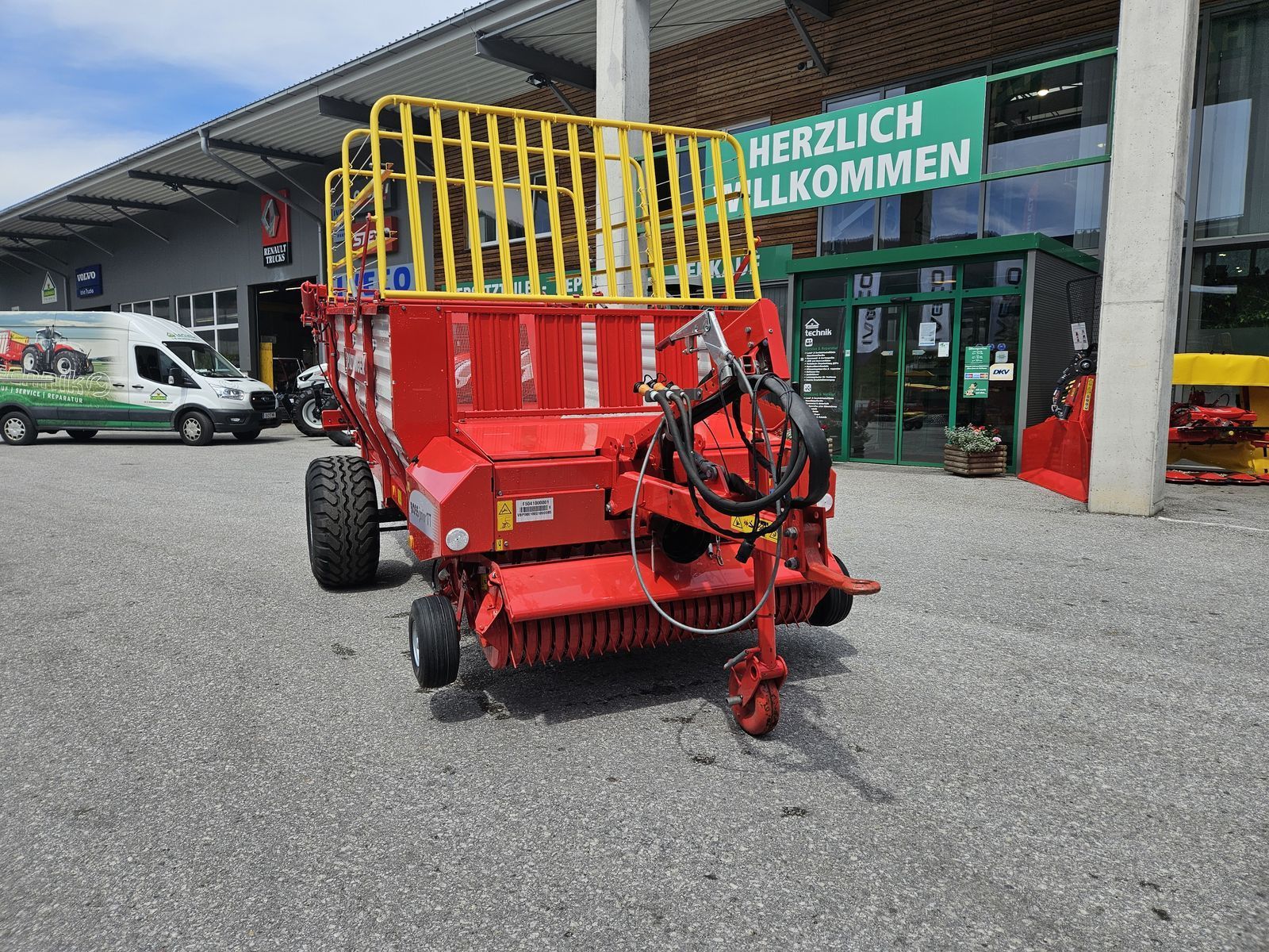 E-FARM: pöttinger boss junior 17 t - Μεταφορέας ζωοτροφών - id TMUBY4F - 20.417 € - Χρονία: 2023 - Αυστρία