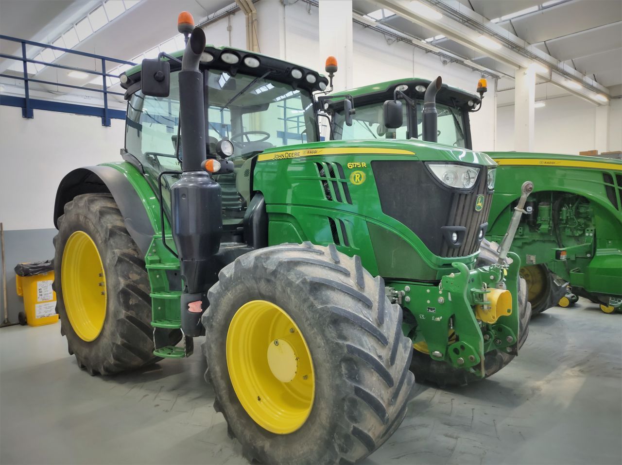 E-FARM: John Deere 6175 R - Traktor - id PPKU4RN - 85.000 € - Baujahr: 2016 - Motorleistung (PS): 215,Italien