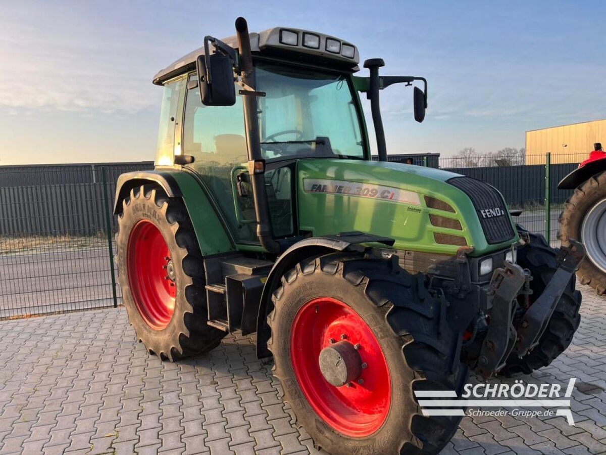 E-FARM: Fendt Farmer 309 - Traktor - id AHTA4L5 - 32.500 € - Baujahr: 2006 - Abgelesene Motorstunden: 10.471,Motorleistung (PS): 111,Deutschland