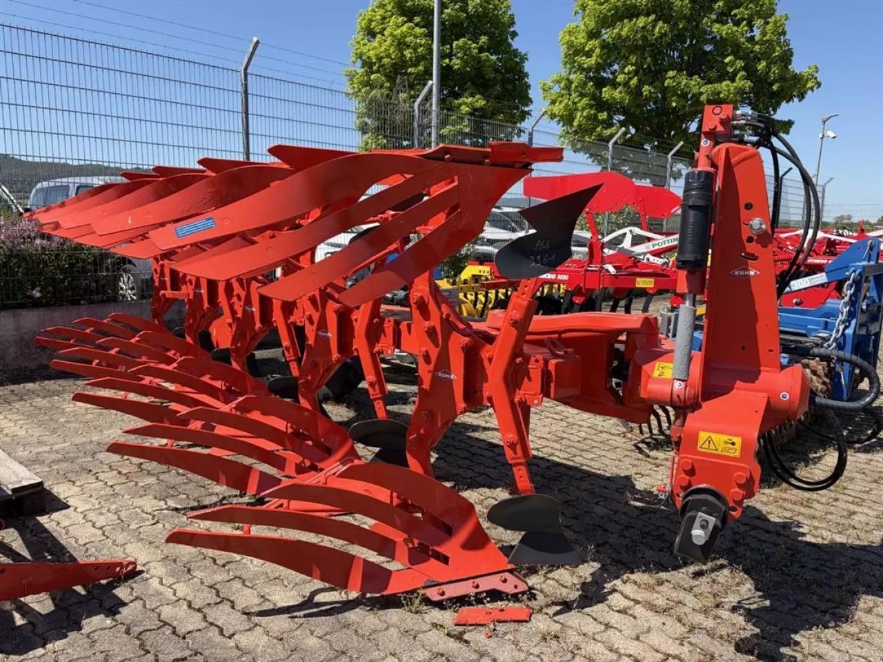 Kuhn Vari-Master 153 4E Plough €31,000