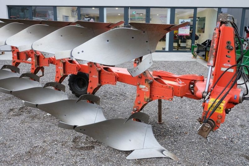 Kuhn Vari-Master 152 T 5 plough €12,200