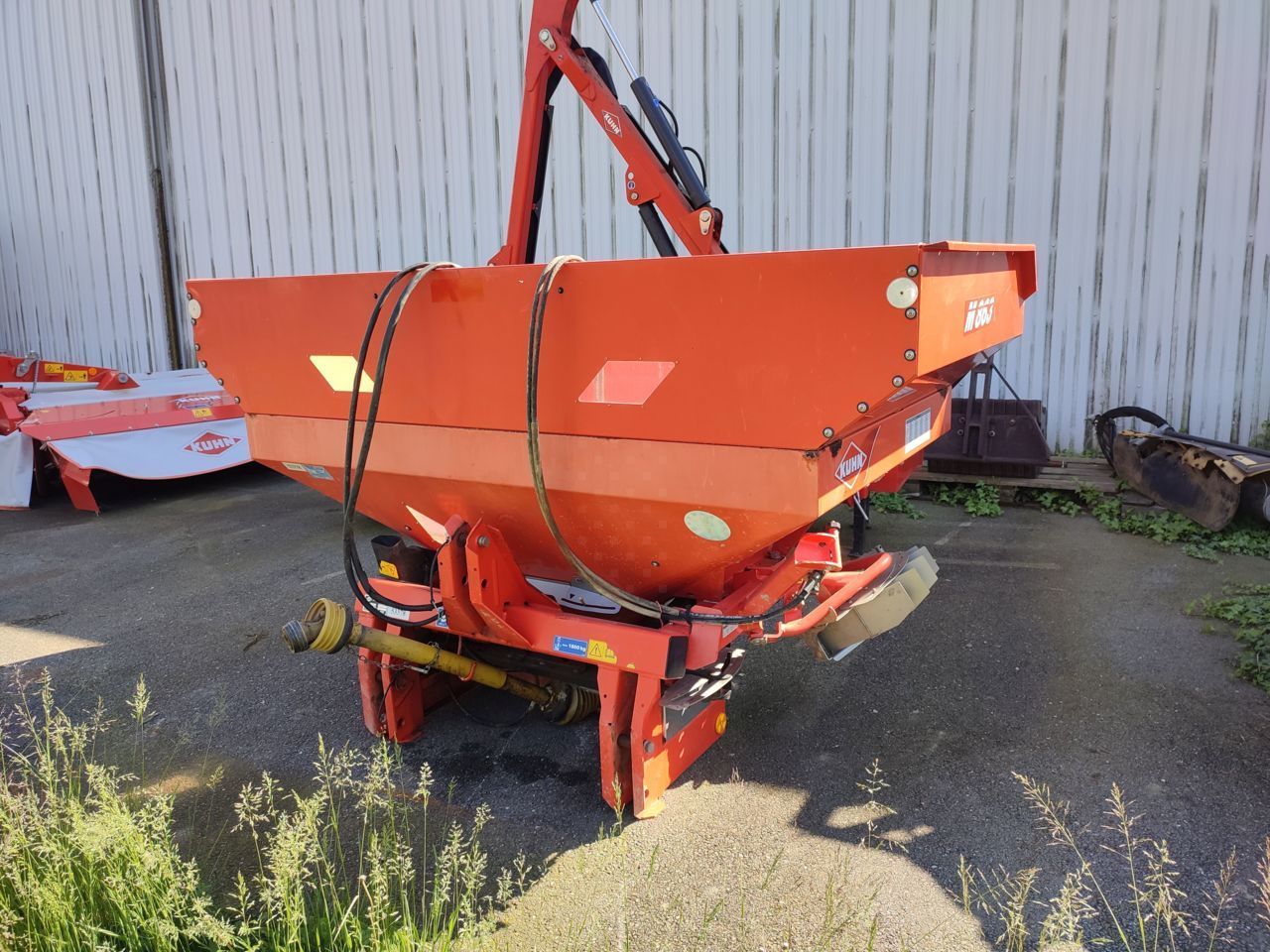 E-FARM: Kuhn mds 935 r2 - Düngerstreuer - id FZPNEAJ - Baujahr: 2009 - Frankreich