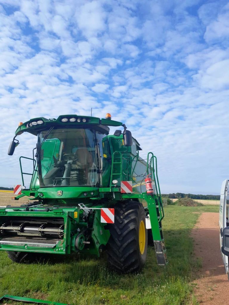 E-FARM: John Deere T670 - Mähdrescher - id ISYZAIN - Baujahr: 2023 - Abgelesene Motorstunden: 433,Frankreich