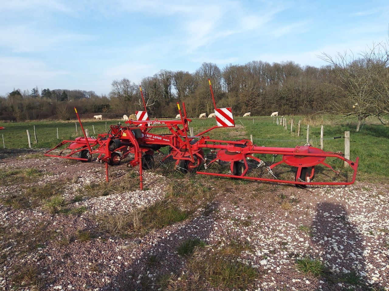 E-FARM: Lely lotus stabilo 770 - Faneuse - id 8HIB8QG - 6 200 € - Année: 2013 - France
