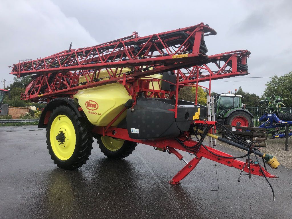 E-FARM: Vicon x track - Opryskiwacz - id UMJSEHG - 30 000 € - Rok produkcji: 2014 - Francja