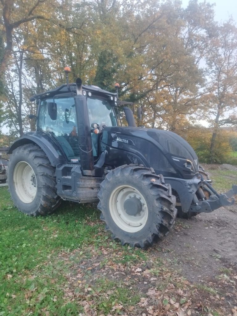 Valtra T154 HiTech Tractor 68.000 EUR