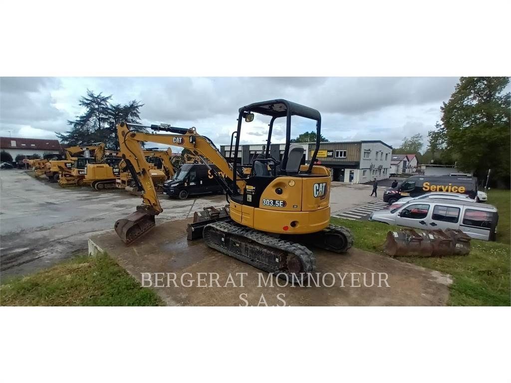 E-FARM: Caterpillar 303.5e cr - Escavatore cingolato - id YKJKUGG - 30.000 € - Anno di costruzione: 2020 - Francia