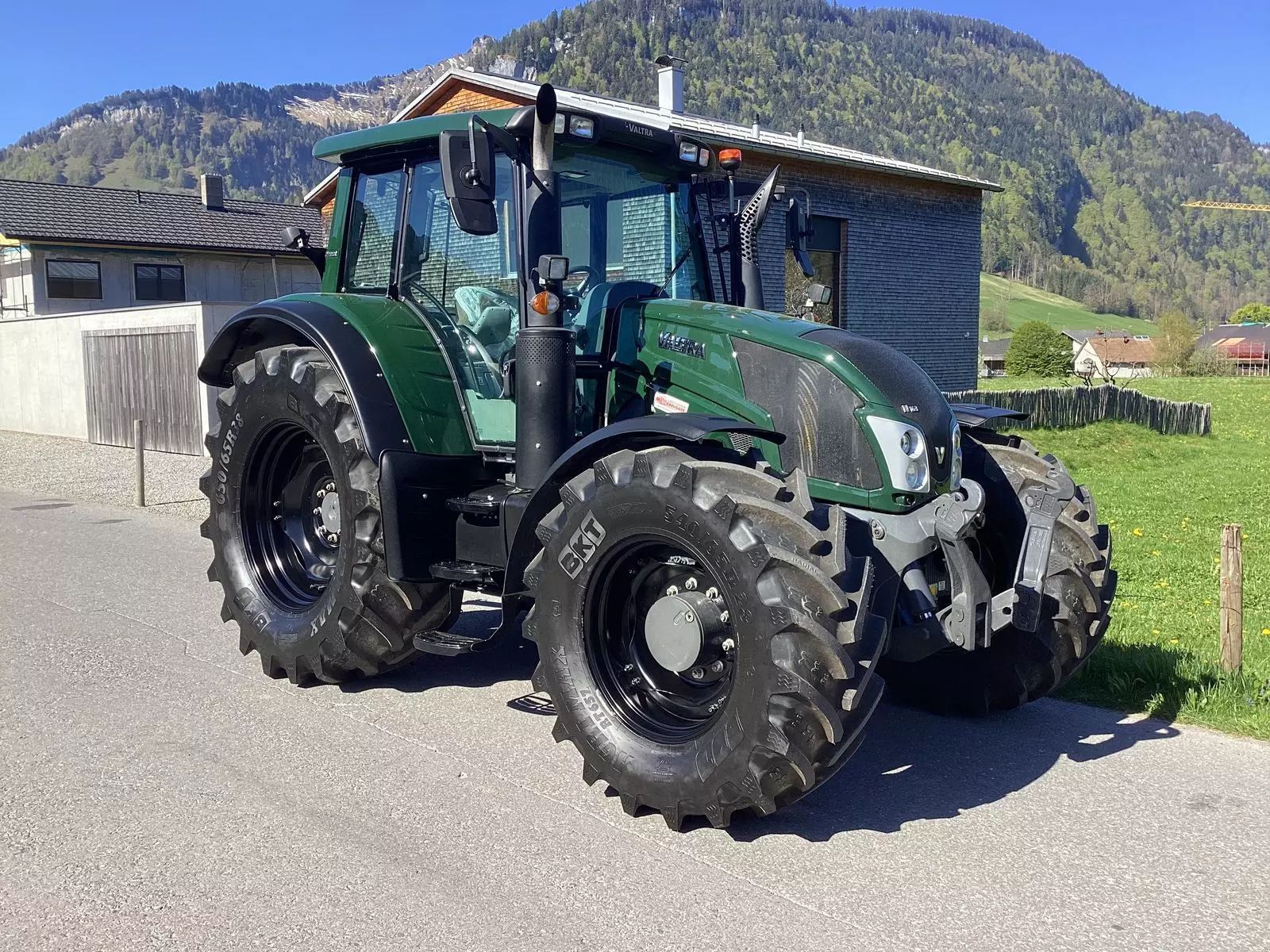 Valtra N 163 Traktor 74 000 €