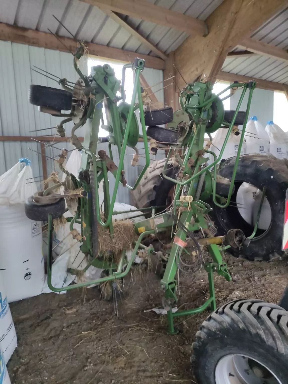 E-FARM: Krone KW 7.92/8 - Kreiselheuer - id BVVP1WK - 8.000 € - Baujahr: 2013 - Frankreich