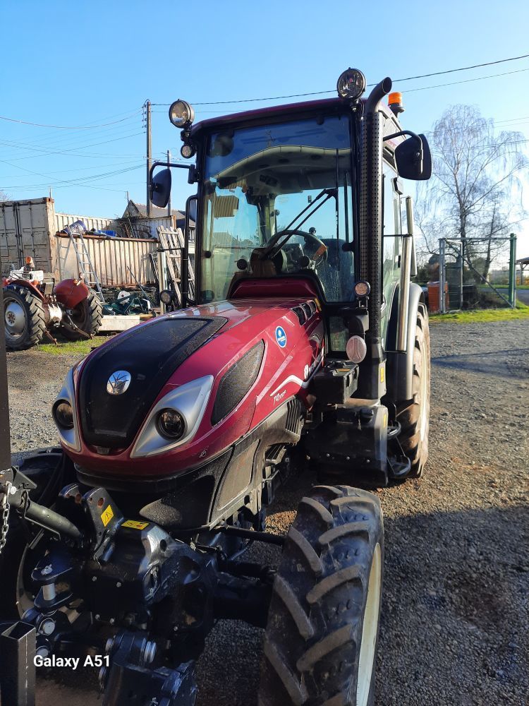 New Holland T4.100 F Traktor