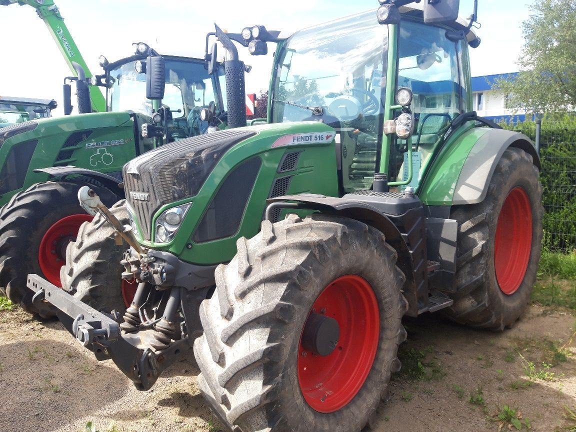 E-FARM: Fendt 516 Vario - Traktor - id T5BZFX4 - 84 000 € - Rok produkcji: 2014 - Motogodziny: 4800,Moc silnika: 160,Francja