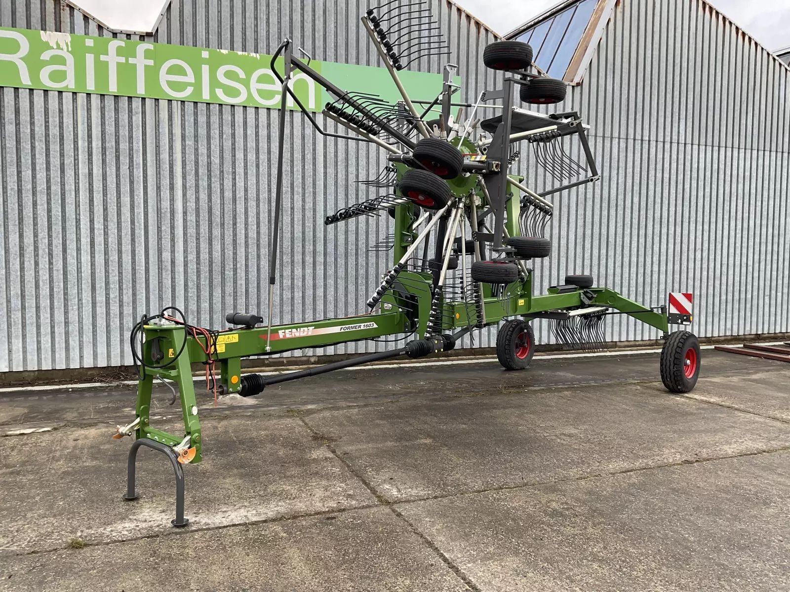 E-FARM: Fendt Former 1603 - Rake - id TVAMIRV - Year of construction: 2024 - Germany