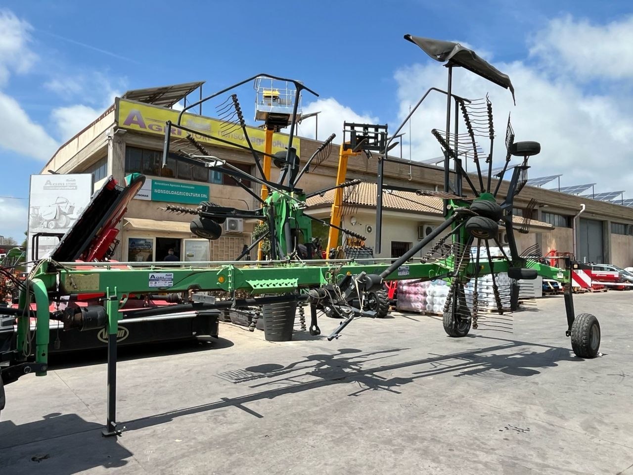 Deutz-Fahr swatmaster 6952 vario Tedder €10,000