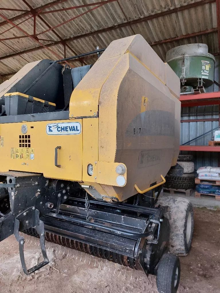 E-FARM: New Holland BR7070 Crop Cutter - Baler - id 34EEGKA - €7,500 - Year of construction: 2012 - France