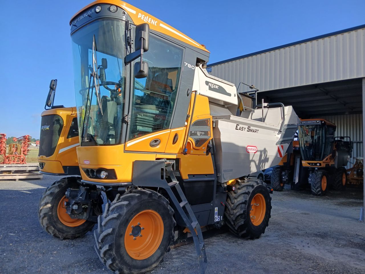 E-FARM: Pellenc optimum 690 selectiv process - sp - Grape harvester - id P4YNXFV - €97,000 - Year of construction: 2019 - France