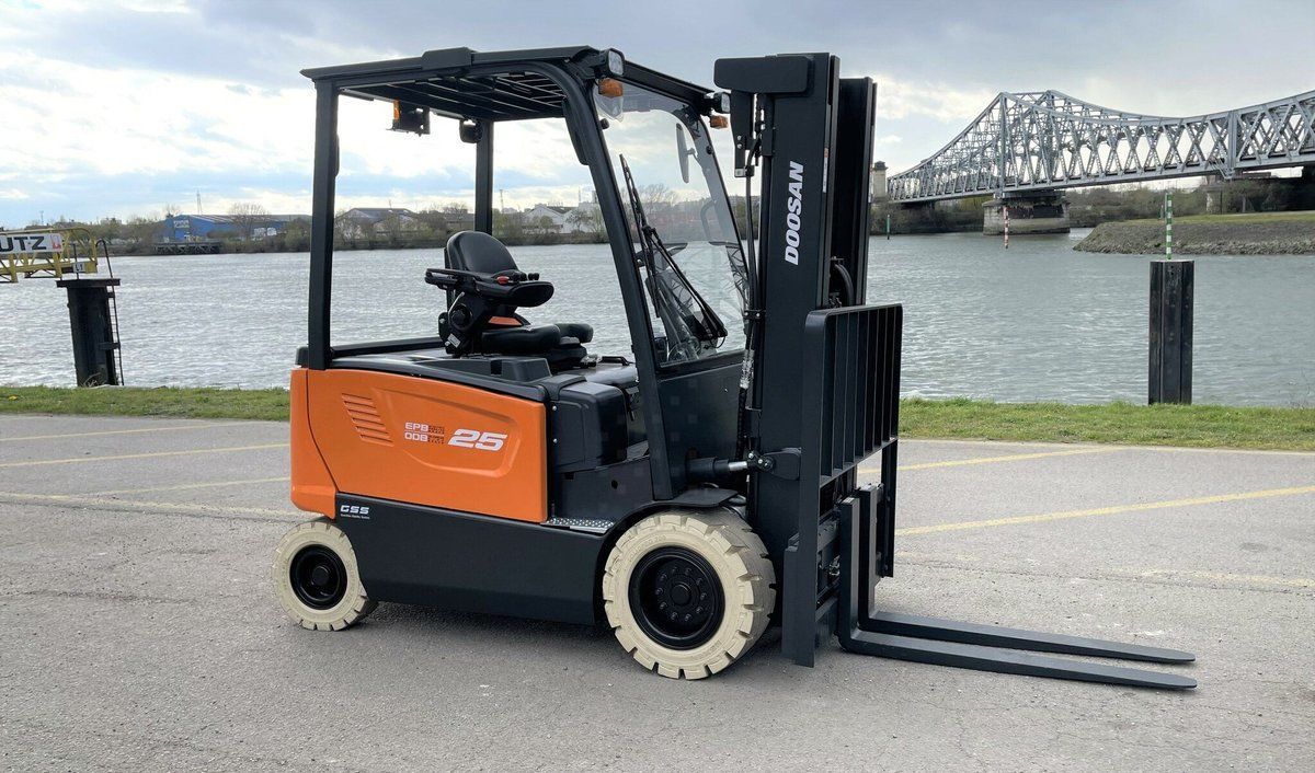 Doosan b25x-7 Forklift €22,800