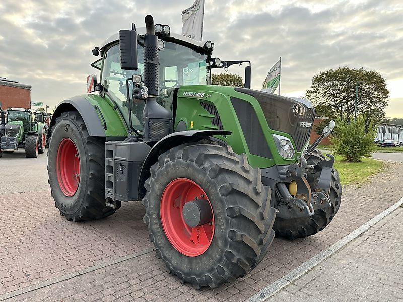 E-FARM: Fendt 828 Vario - Tracteur - id 5VXBFJ7 - 104 000 € - Année: 2018 - Lecture du nombre d'heure: 7 100,Puissance du moteur (chevaux): 280,Allemagne
