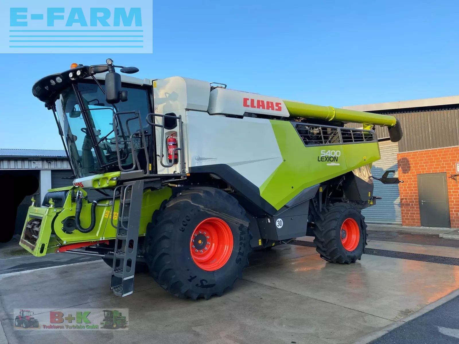 Claas Lexion 5400 Combine harvester €219,000